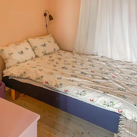 5 Bedroom Cozy In Ferienhaus Mandal